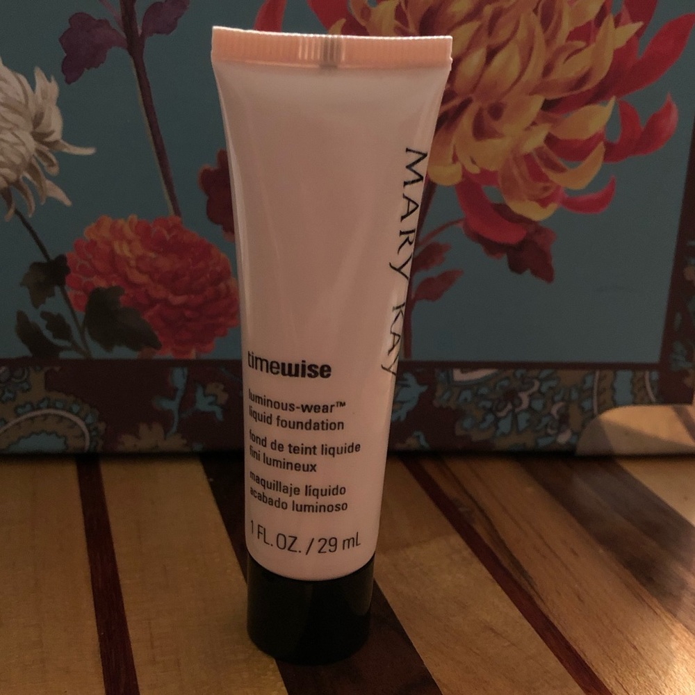 Mary Kay Timewise Liquid Foundation Ivory 3